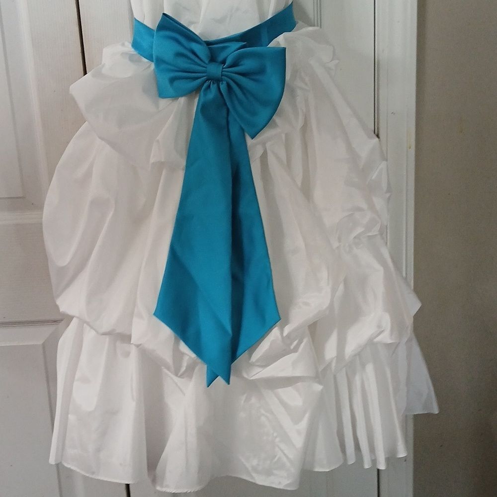 David's Bridal girls White Halter Dress with Turquoise Blue sash bow Sz 7 EUC - Picture 6 of 9